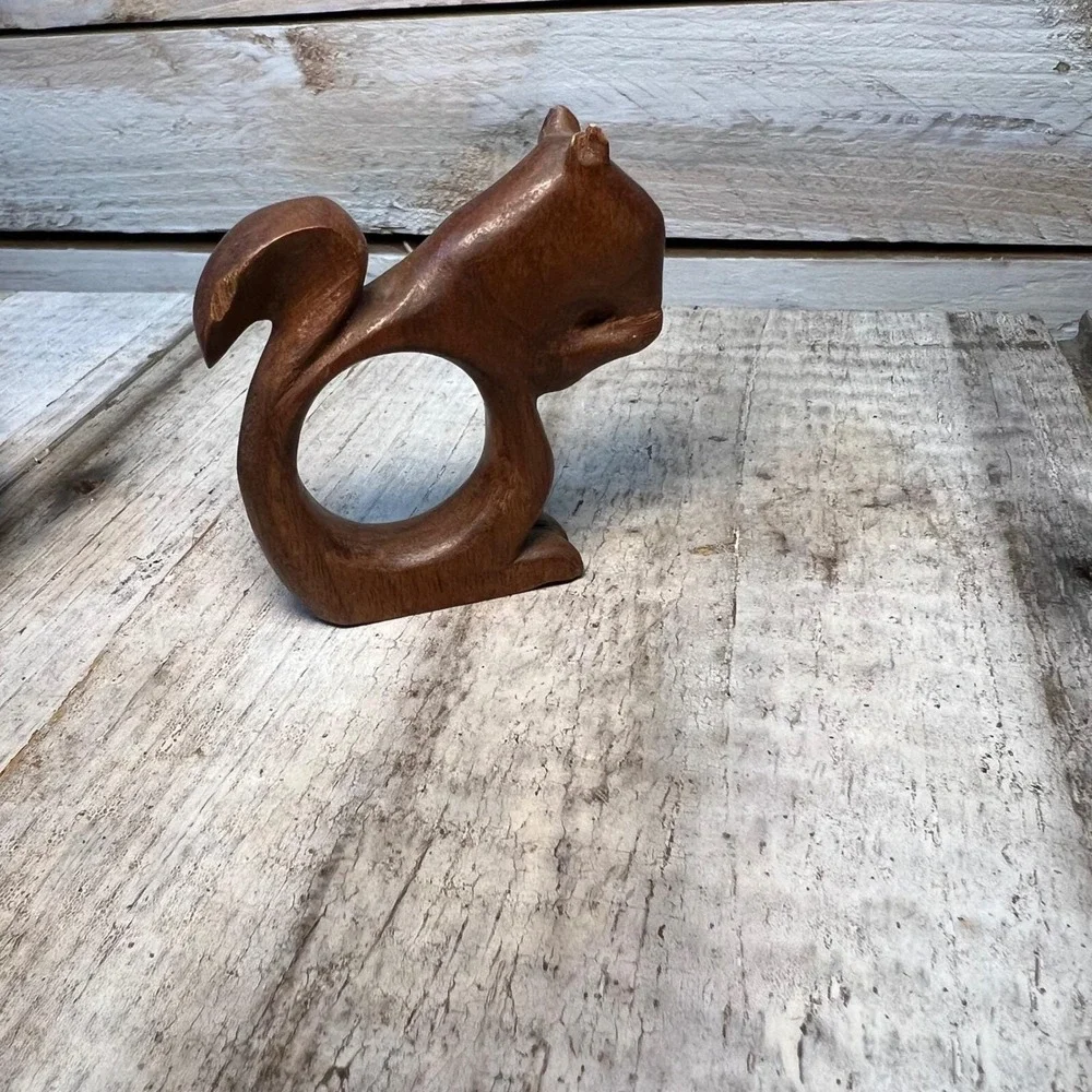 Vintage Brown Wood Squirrel Napkin Rings Set of 4 Rustic Cabin Decor OS